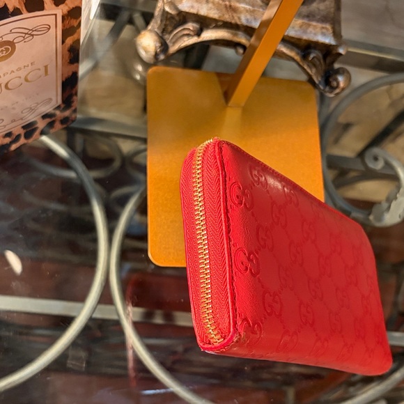 Gucci Red Embossed Women's Wallet - Picture 4 of 10